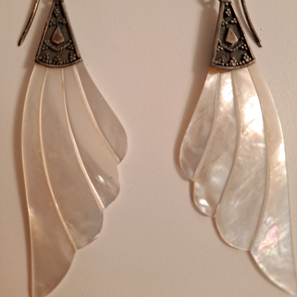 Mother of Pearl angel wing feather dangle earrings vintage jewelry peirced ears - Picture 5 of 11
